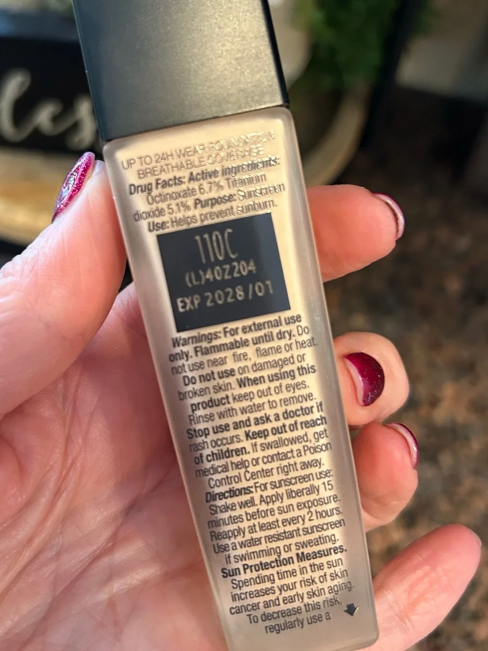3 pc Bundle Lancôme Rénergie Lift Foundation , Lancôme makeup pouch, spongelle